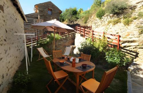 Jujols House | Madres Coronat