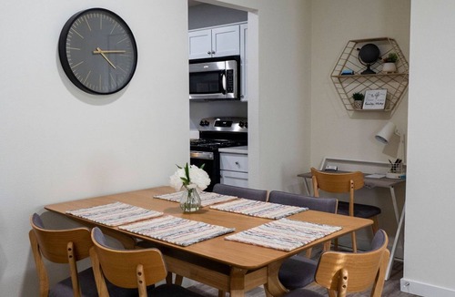 North Charleston House | Madrona's Cottage B