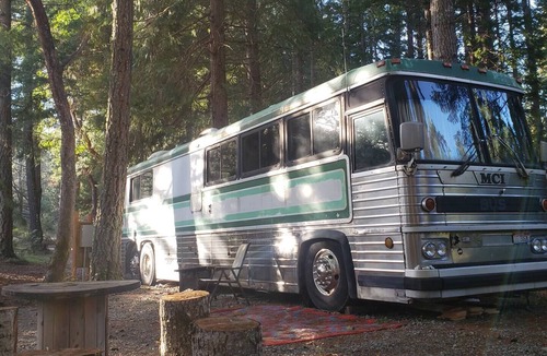 Sunny Valley House | Madrone Hideout, Madrone Hideout Chariot