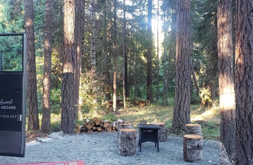 Sunny Valley House | Madrone Hideout, Madrone Hideout Chariot