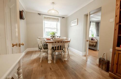 Low Eskcleth House | Mae Cottage