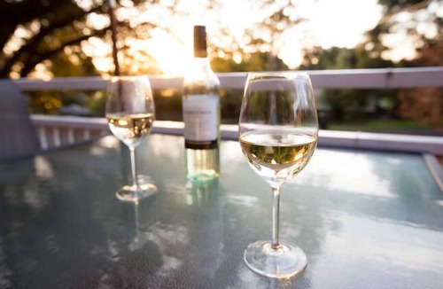 Metung Cottage | Maeburn Cottages - Self-contained Lakeside Getaway