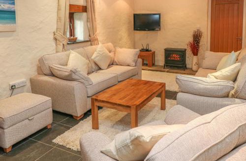 St Brides House | Maerdy Cwtch