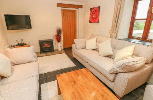 St Brides House | Maerdy Cwtch