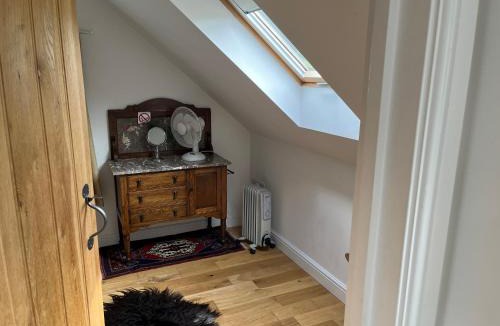 Pont-ar-gothi House | Maes Y Grove Cottage