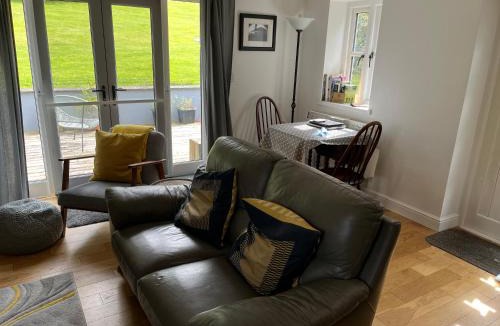 Pont-ar-gothi House | Maes Y Grove Cottage