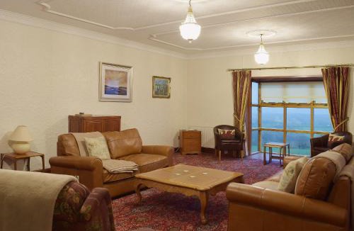 Llanelli House | Maes Y Wawr