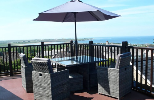 Llandanwg Cottage | MAESAWEL STUDIO, with a garden in Llanfair