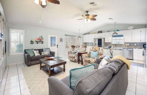 Port Lavaca House | Mag Beach Refuge - Bayfront