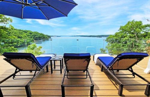 Osage Beach House | Magazine-Featured Mansion, Golf Green, Casino, etc