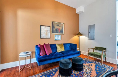 Faubourg Delachaise Apartment | Magazine St. Retreat | Outdoor Balcony + Parking