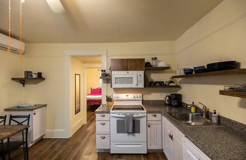 Market District Apartment | Magenta - Rhodee #2: close to UO/Autzen
