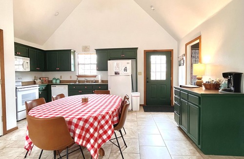 Gore Cabin | Maggie May @ Tenkiller - 2 minutes to boat ramp & state park!