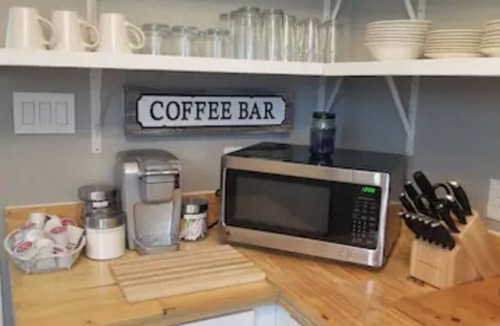 Saint Thomas House | Maggie's Rest - Cozy 2 Bdrm Tiny Home Centrally Located