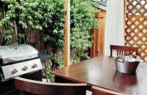 Saint Thomas House | Maggie's Rest - Cozy 2 Bdrm Tiny Home Centrally Located