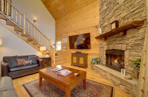 Maggie Valley House | Maggie Valley Cabin w/Private Hot Tub & Game Room