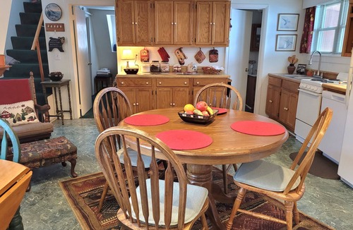 Maggie Valley Ski Chalet | ~*~Maggie Valley Chalet ~*~n5 min from BlueRidge Parkwayn2BR/2BR/Wifi/Smart TVsn