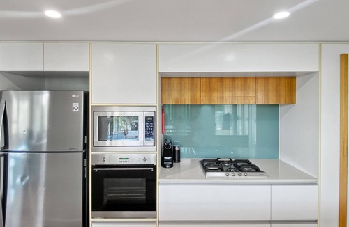 Horseshoe Bay Apartment | Maggies Beachfront Apt. 12