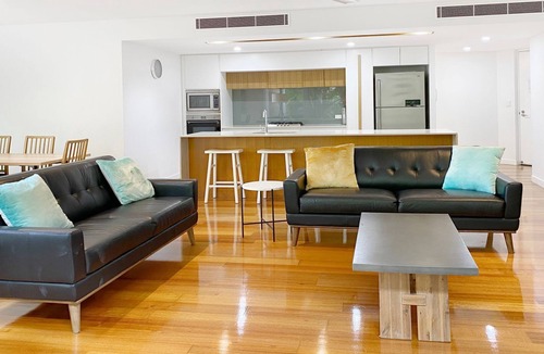 Horseshoe Bay Apartment | Maggies Beachfront Apt. 2