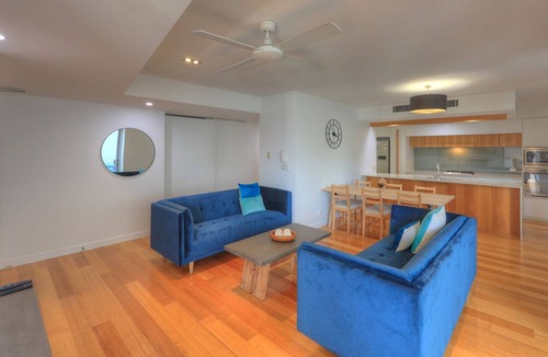 Horseshoe Bay Apartment | Maggies Beachfront Apt. 13