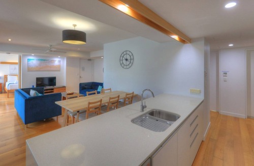 Horseshoe Bay Apartment | Maggies Beachfront Apt. 13