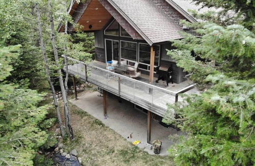 McCall House | Magic McCall Cabin and Studio for Larger Groups wi