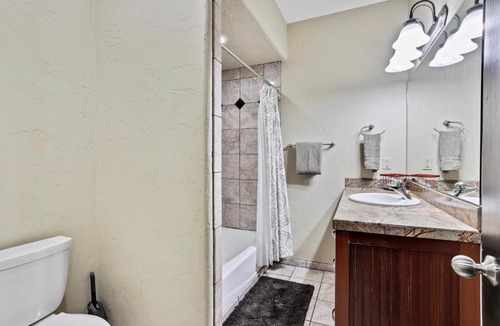 McCall House | Magic McCall Cabin and Studio for Larger Groups