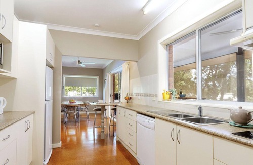 Tea Gardens House | Magic Moments Engel Street