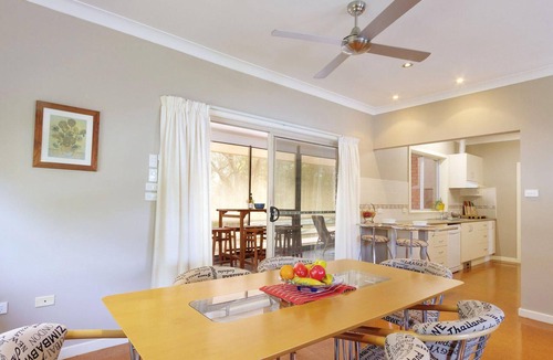 Tea Gardens House | Magic Moments Engel Street