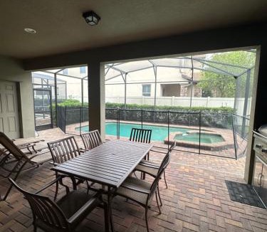 Four Corners House | Magic Moments Villa