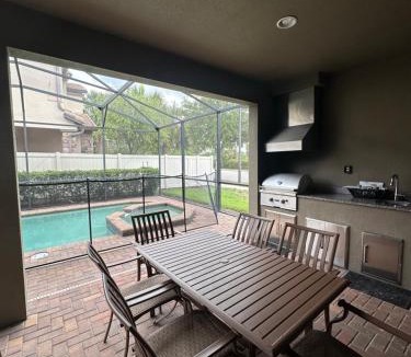 Four Corners House | Magic Moments Villa