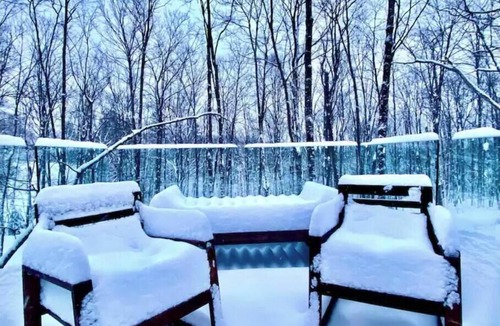 Wentworth Ski Chalet | Magic Mountain Getaway, wet sauna and semi professional music studio