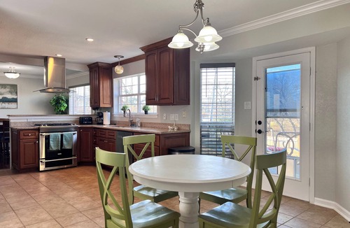 Lewisville House | Magic Oasis, Pool, Pavilion on large lot, Fantastic View, Sleep 16nn