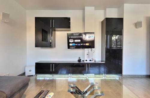 Macon Apartment | 'Magic Red' de Miss.K Conciergerie