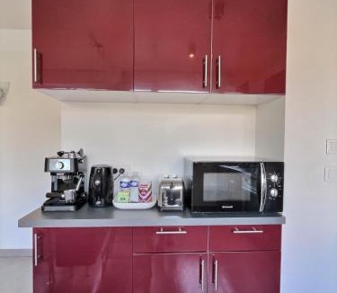 Macon Apartment | 'Magic Red' de Miss.K Conciergerie