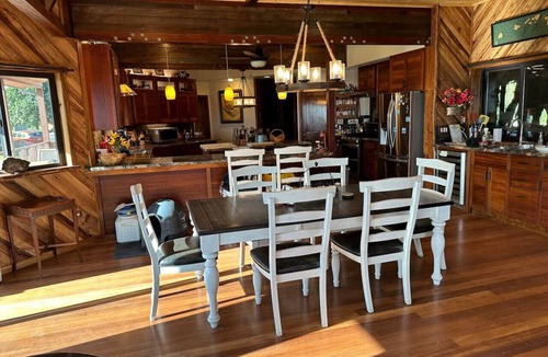 Paukaa Bed & Breakfast | Magic Skies Ocean View Turtle Room