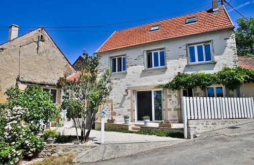 Saint-Pere House | Magic view of Vézelay Guaranteed relaxation