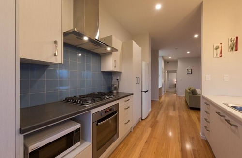 Russell House | Magic Water Views Russell