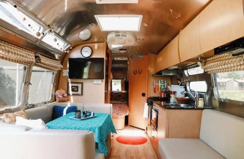 Midway Villa | Magical Airstream on a farmnn