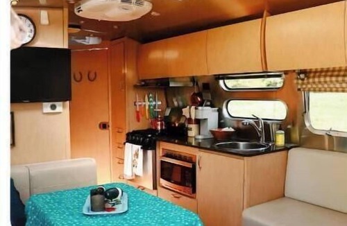 Midway Villa | Magical Airstream on a farmnn