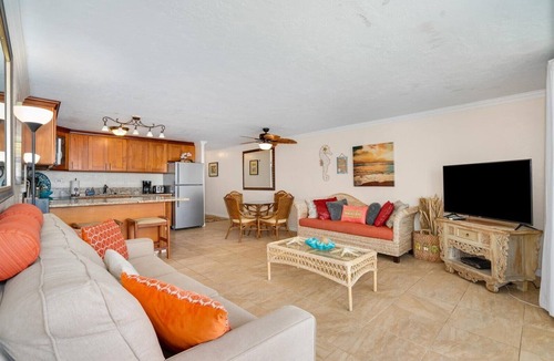 Punaluu Condo | Magical Beachfront Condo