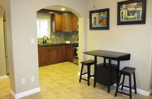 Anaheim Resort House | Magical Disneyland Escape – Walk to Park + Watch Fireworks from a Huge Backyard!