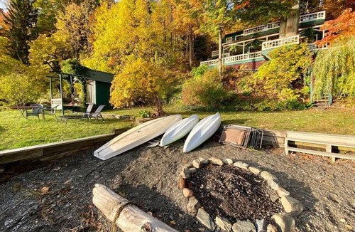 Northwest Ithaca House | Magical lakefront treehouse, minutes to downtown