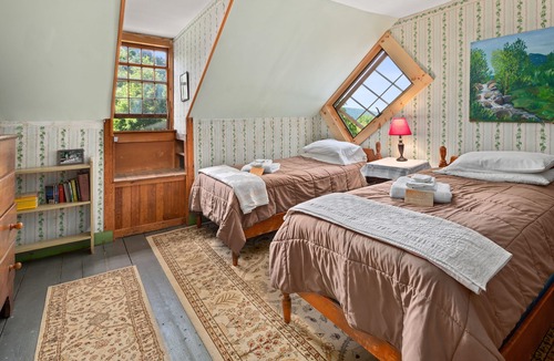 Underhill Cabin | Magical Mountain Hide Away