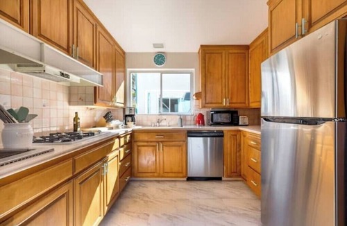 Dolores Heights Apartment | Magical, Panoramic Views and Rare Parking in Central SF, 20 Min to Downtown