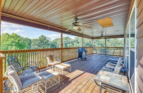Pineville Cottage | Magical Pineville Oasis: Gas Grill & Scenic Deck!