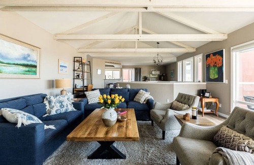 Park Hill House | Magical Retreat! Contemporary and Cozy Park Hill!