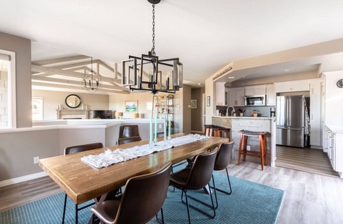 Park Hill House | Magical Retreat! Contemporary and Cozy Park Hill!