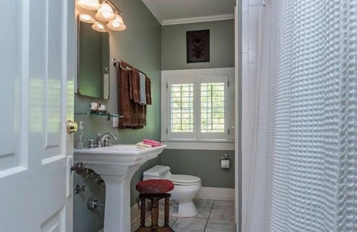 Franklin Apartment | Magical stay at The Fairfax House E