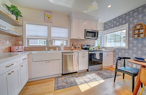Henninger Park House | Magical Stay Near Disneyland with Pool & Fire Pit